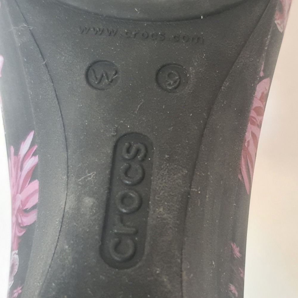 Crocs Lina Floral Wedge Pumps Black Pink Purple Flowers Womens Size 9 Slip On - Picture 8 of 8